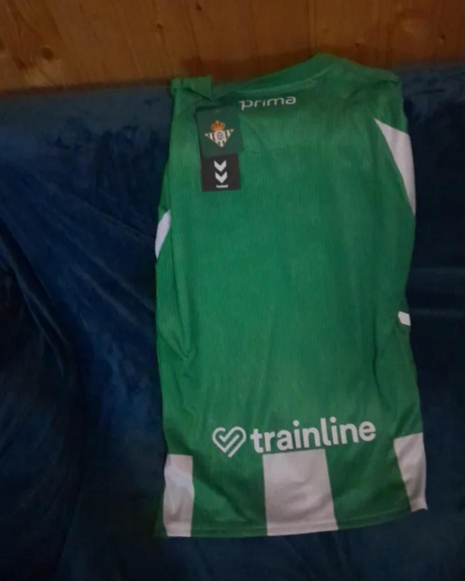 Foto 2 de Camiseta del Betis por dinero 