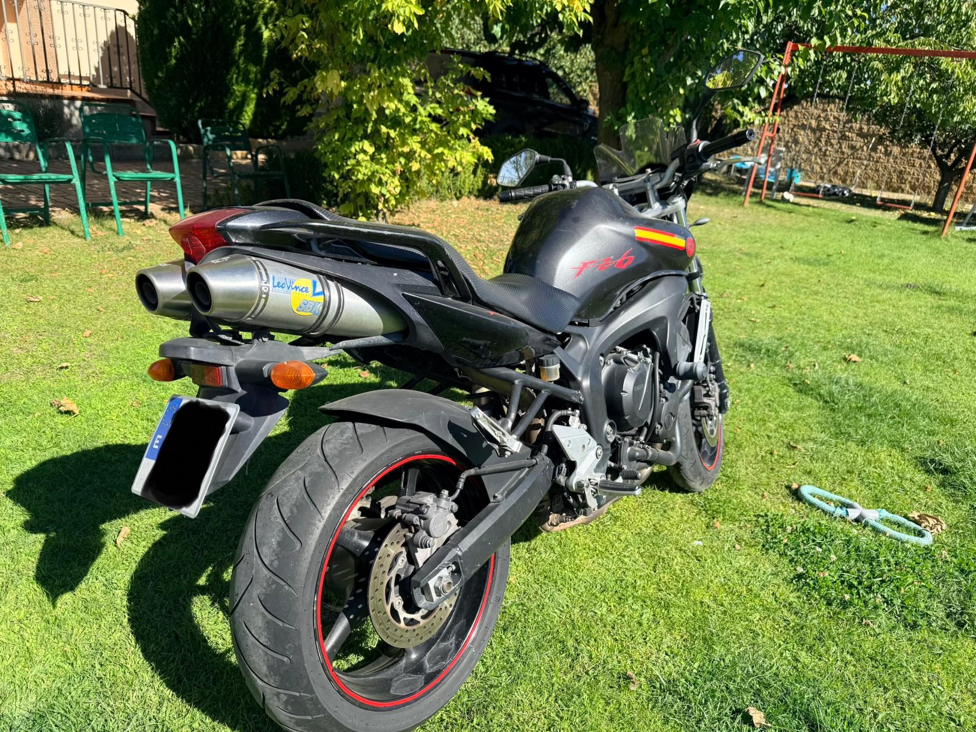 Foto 1 de Yamaha FZ6-N (600 cc)