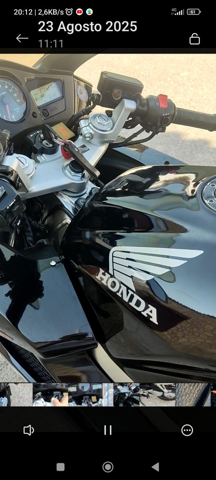 Foto 5 de Honda vfr 800 con 69000 km muy buen estado del 2004