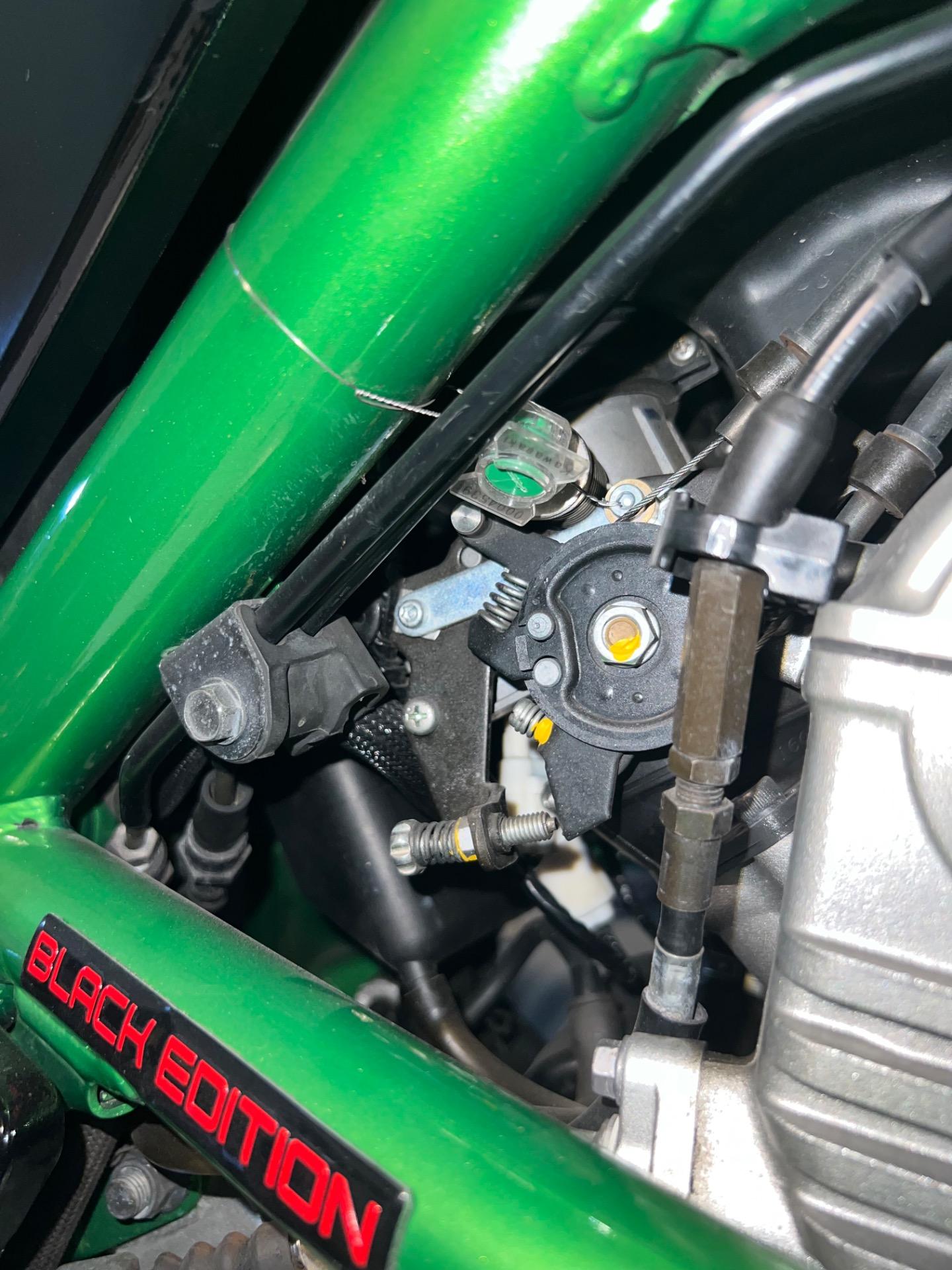 Foto 7 de Se cambia Kawasaki er6n ABS del 2008 limitada para A2 en documentación y la moto