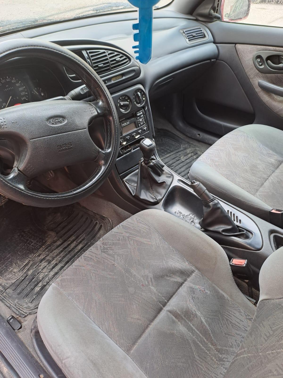 Foto de Ford Mondeo 1.8 gasolina 