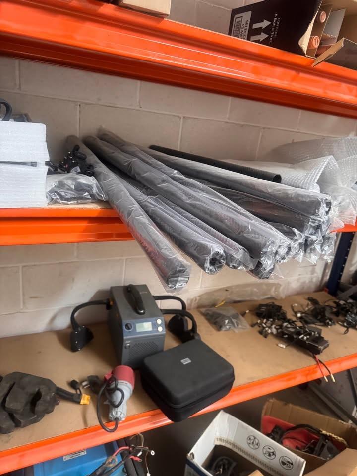 Foto 3 de Liquidación empresa drones agrícolas: lote completo por 8.000€ (PVP en piezas >30.000€)