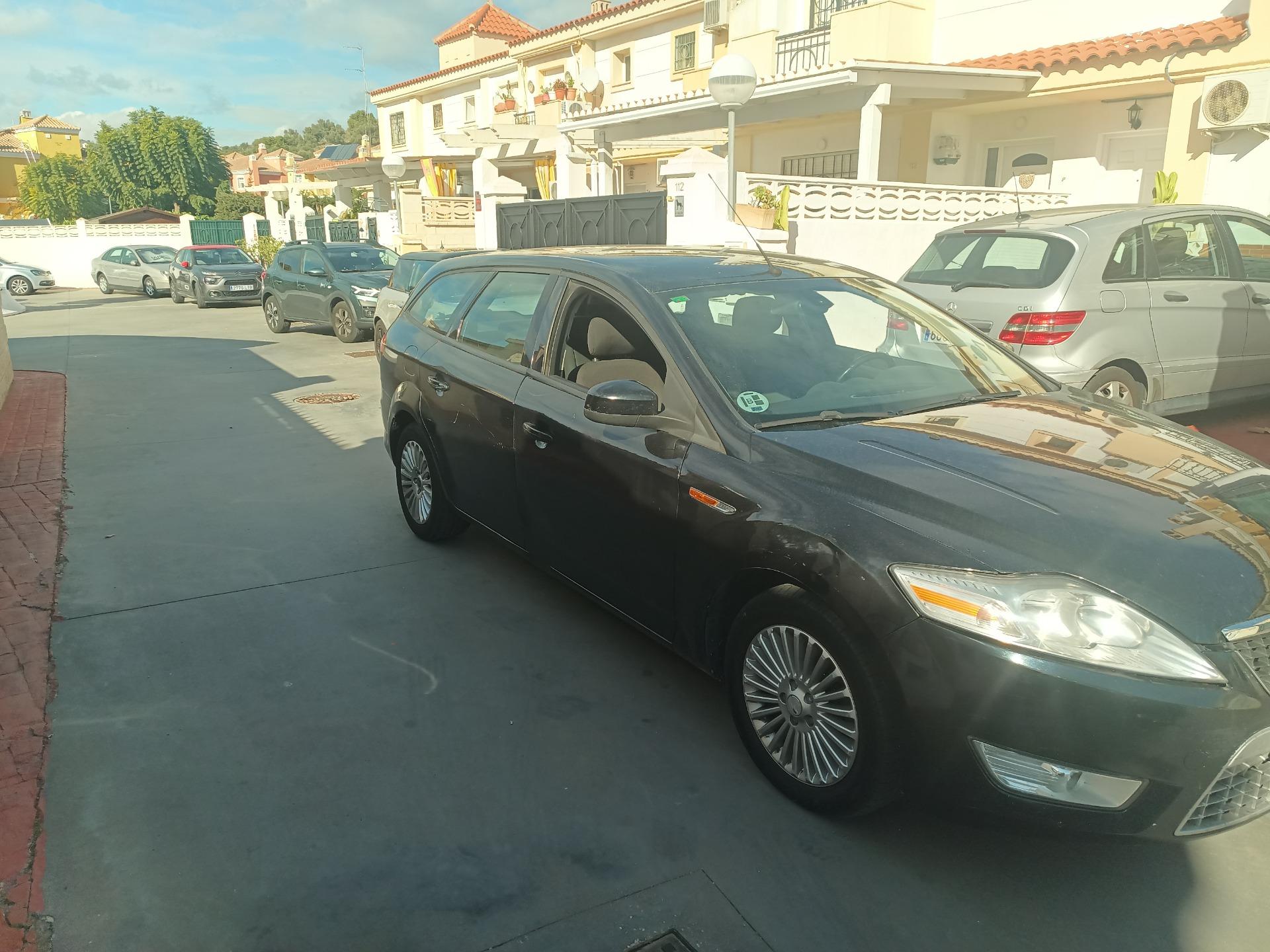 Foto 8 de Ford Mondeo familiar 1800cc 125 CV año 2008 por moto que me interese