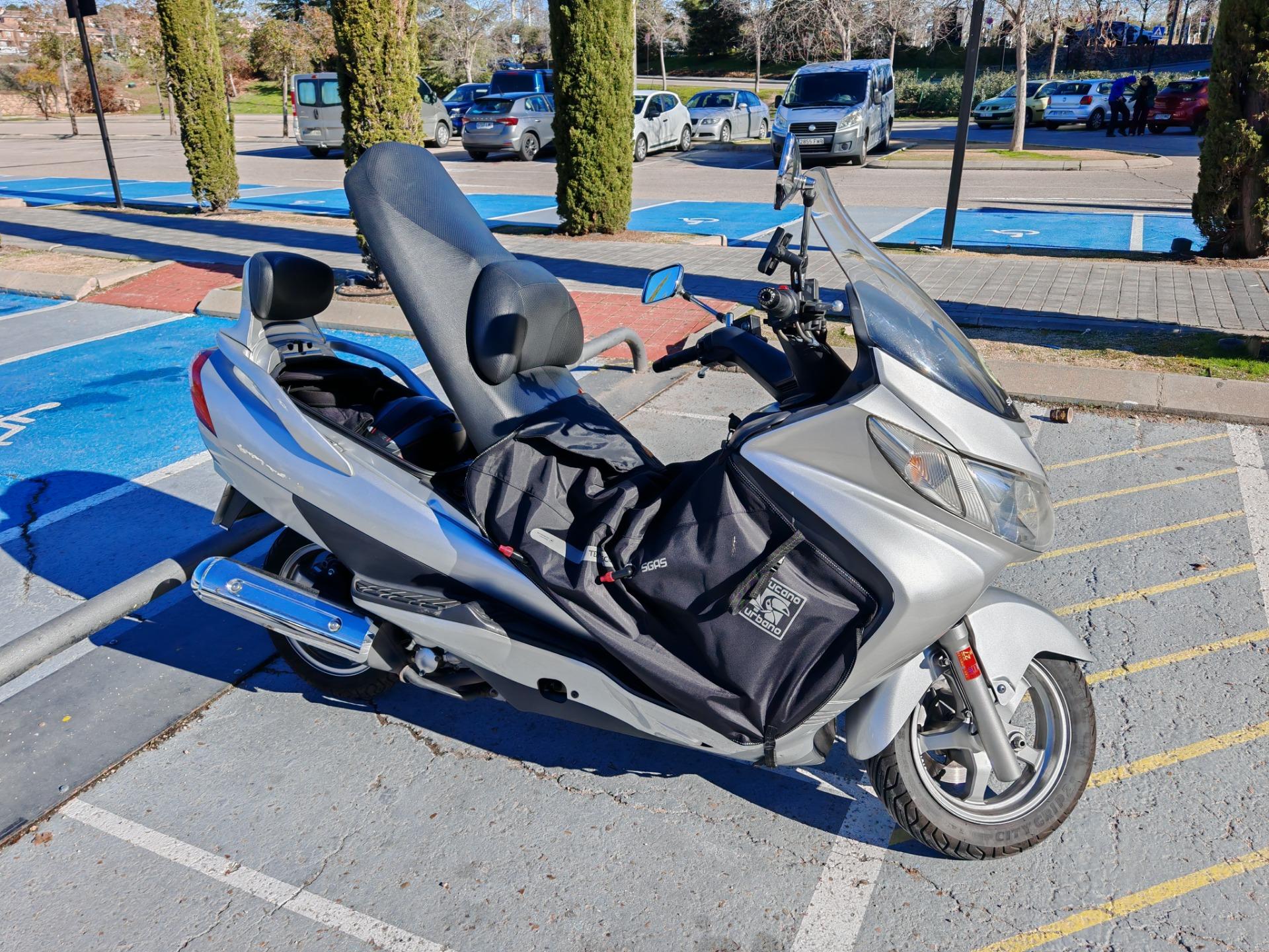 Foto de Moto Suzuki burgman AN 250