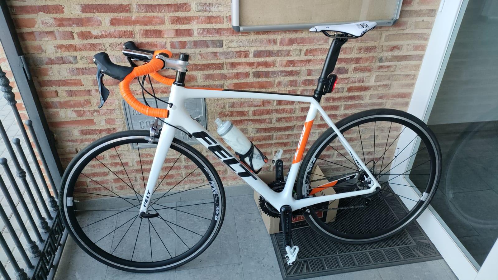 Foto de Bicicleta Carbono alto modulo nueva 11v peso 7,3 kg Talla 56