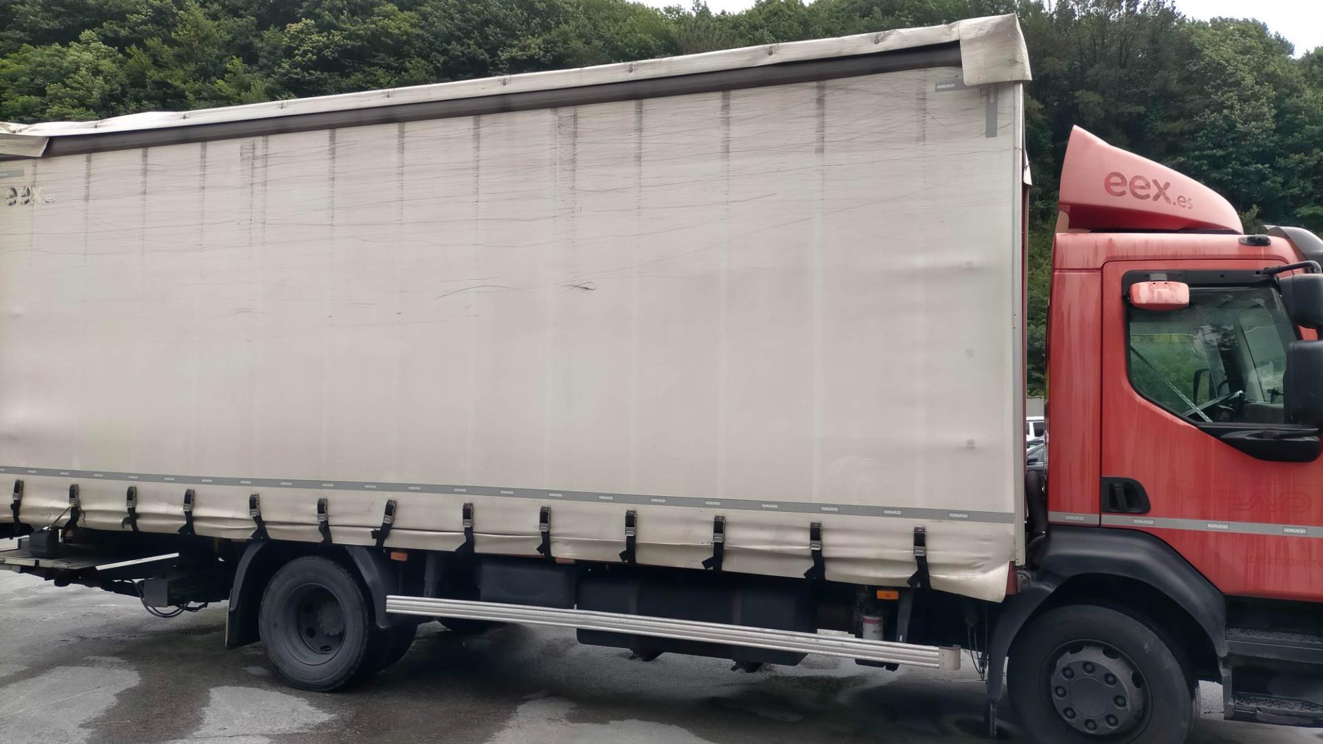 Foto 2 de Camión por otro tipo de vehículo 