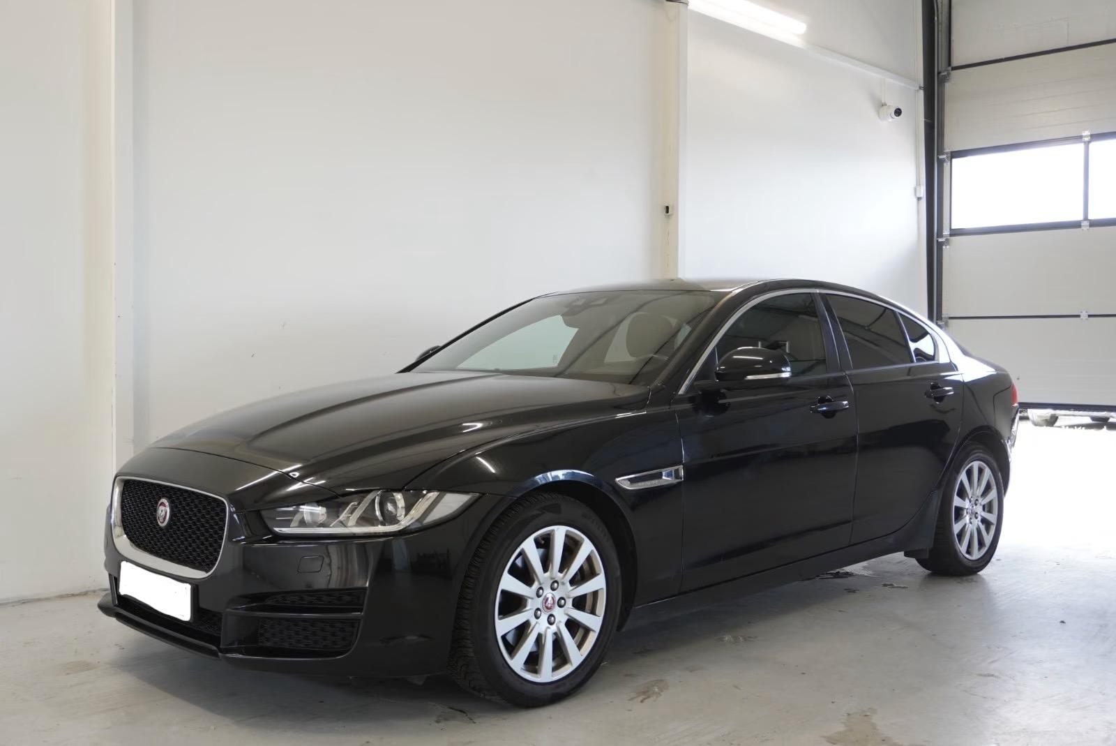 Foto 1 de Jaguar XE 20D 180cv