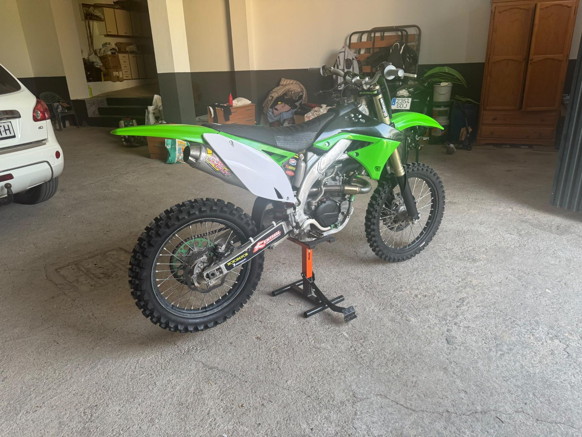 Foto de Kawasaki kx 450 4T del 2011 inyeccion