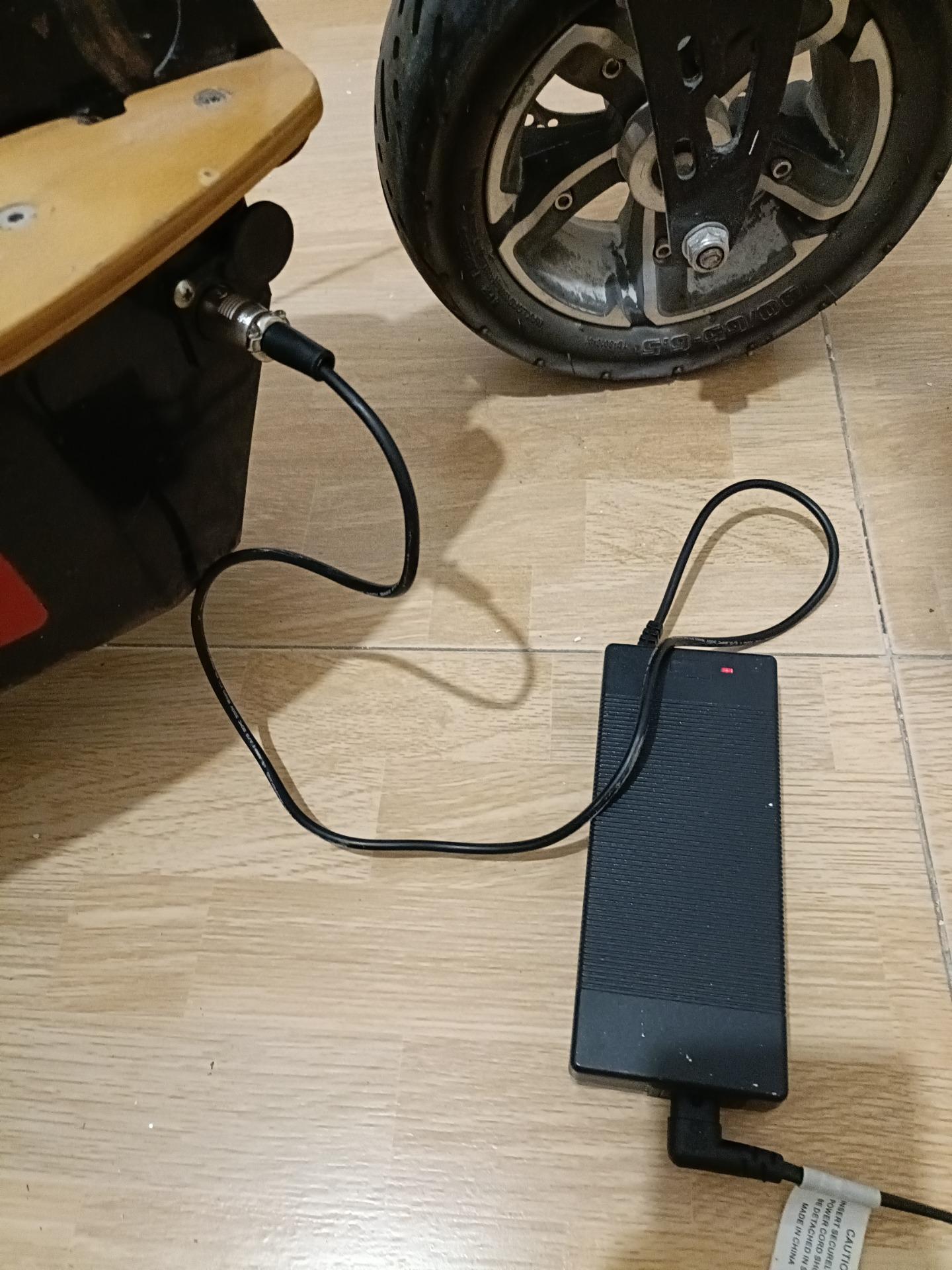 Foto 3 de Patín eléctrico de 1800w 