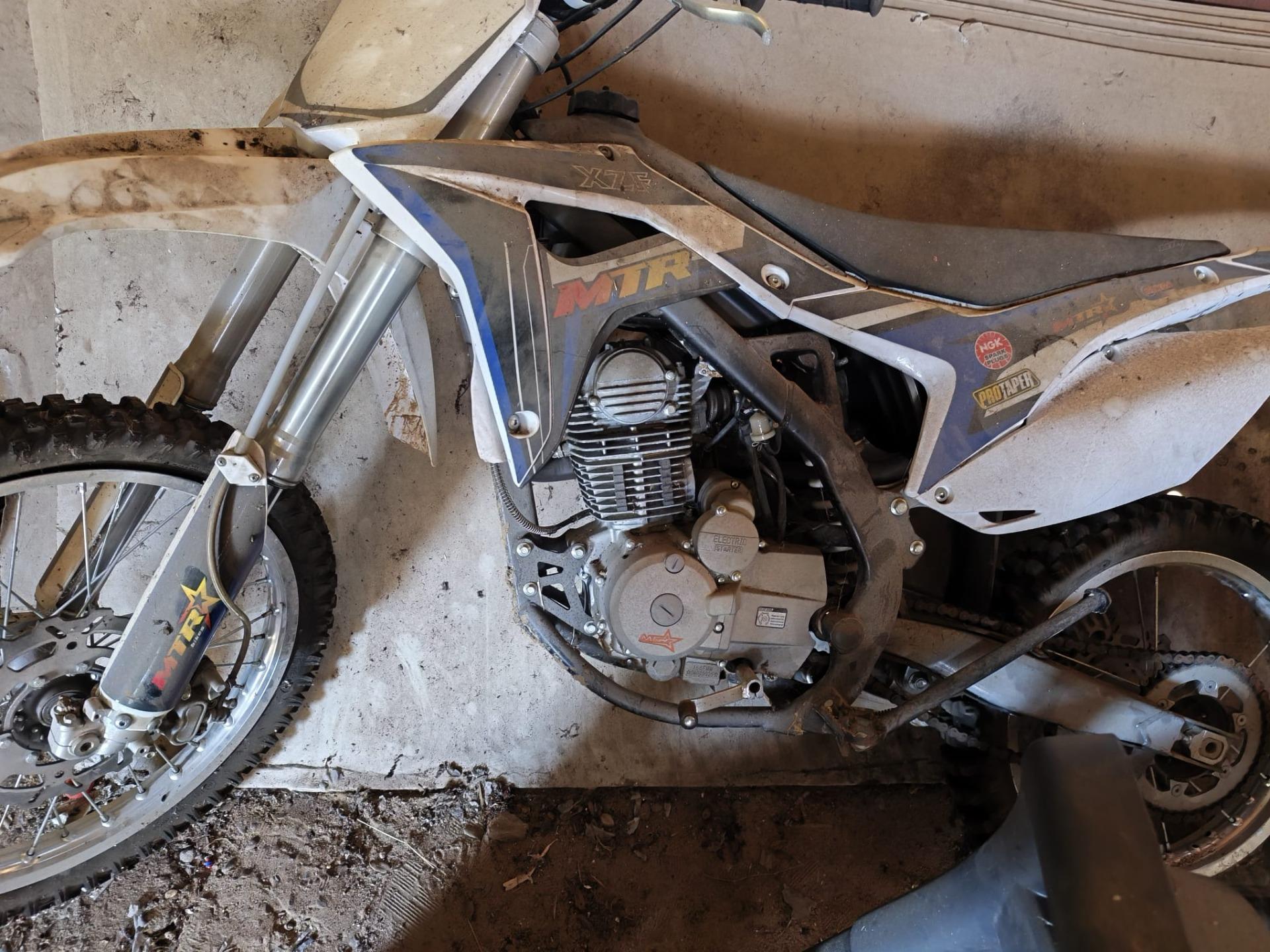 Foto 2 de 🏍️ Malcor XZF 250cc 4T 2022 