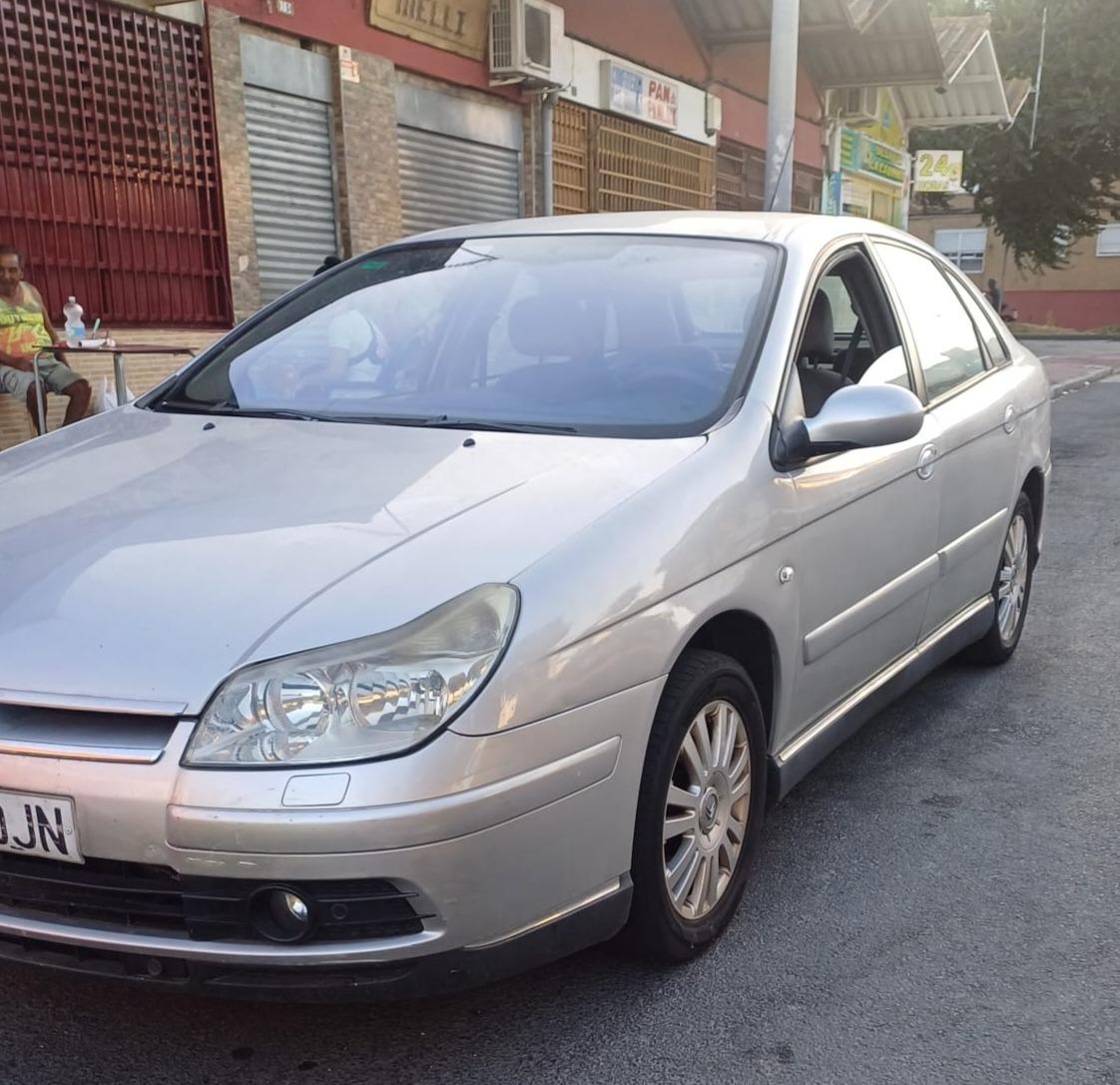 Foto de Cambio por coche más pequeño es muy grande para mí mujer tiene 206.000 KLM 1.600 110 cv gasoil  