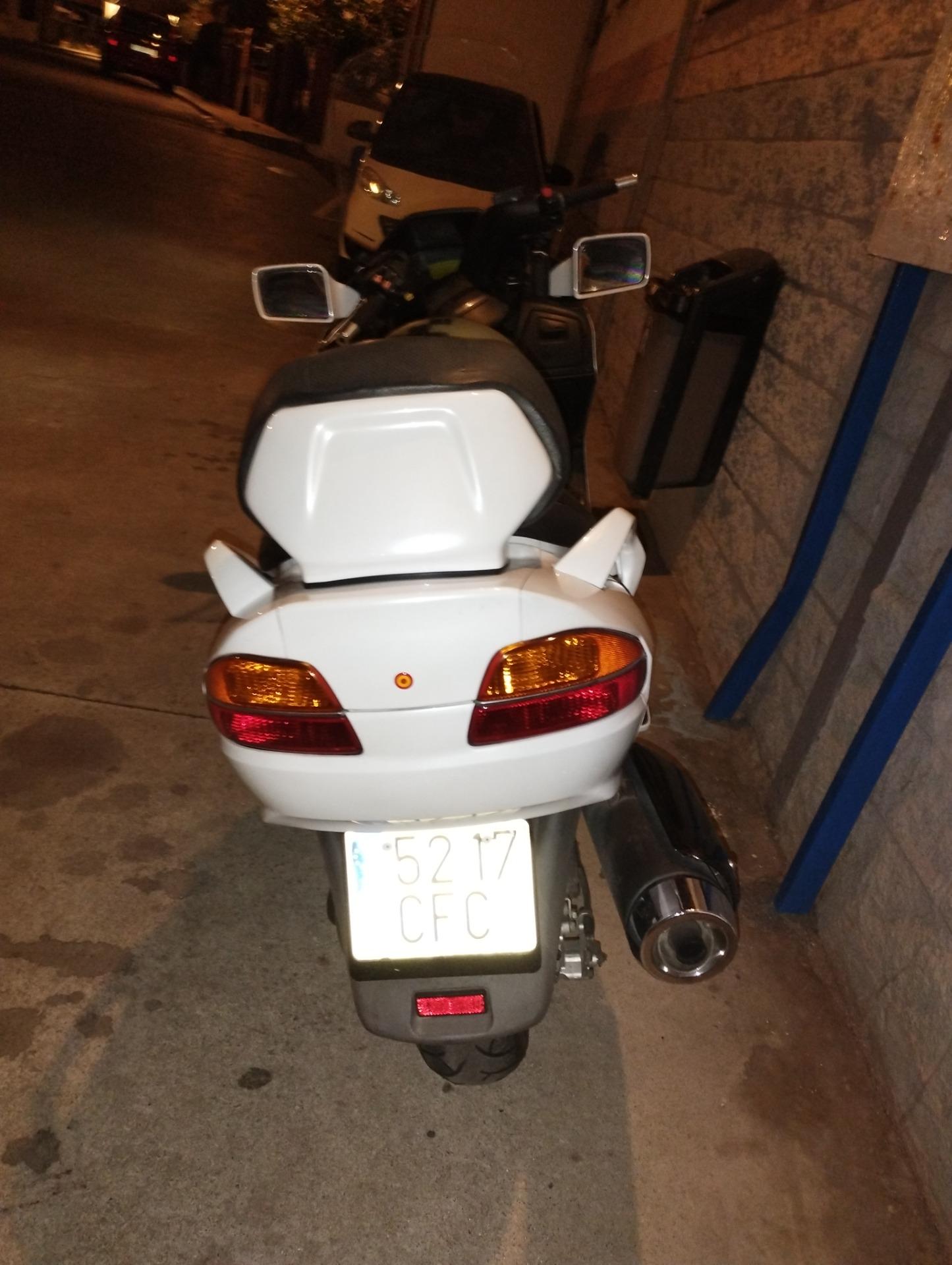 Foto 6 de Suzuki burgman 650cc