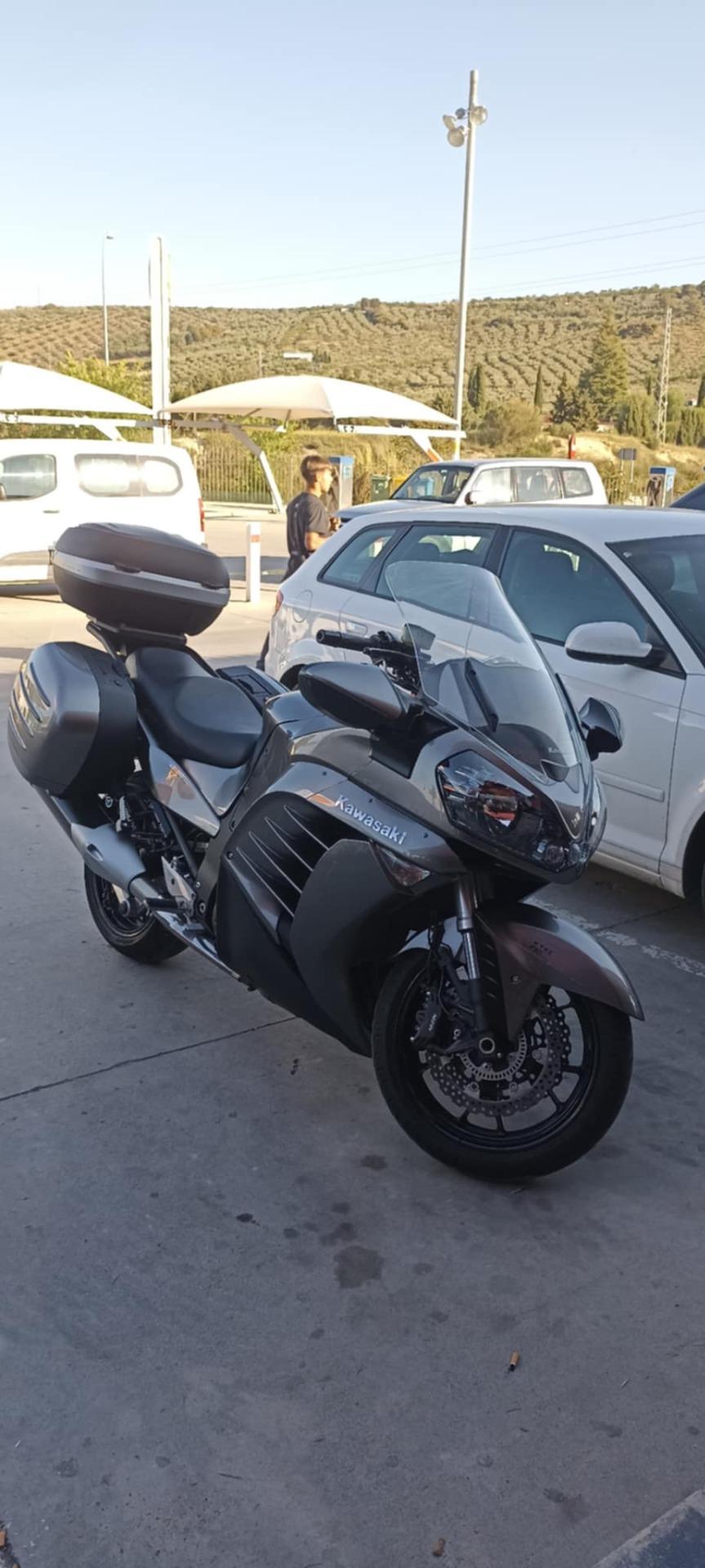 Foto 2 de Kawasaki gtr 1400 