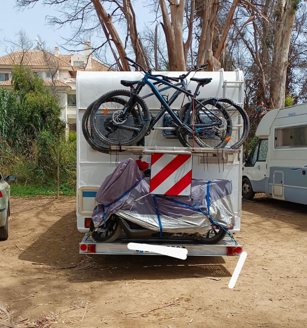 Foto 2 de Autocaravana Fiat Ducato 4 plazas con portamos 