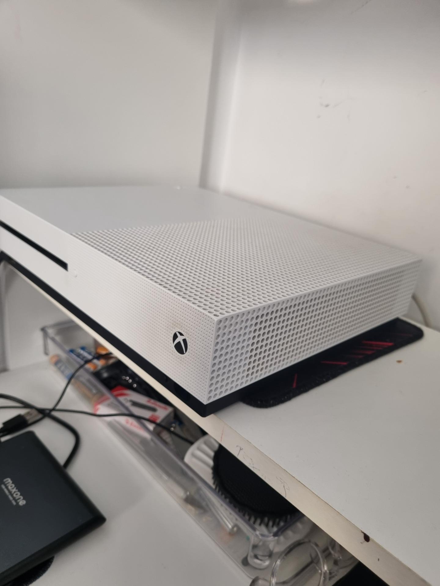 Foto 5 de xbox one s 500gb + extras