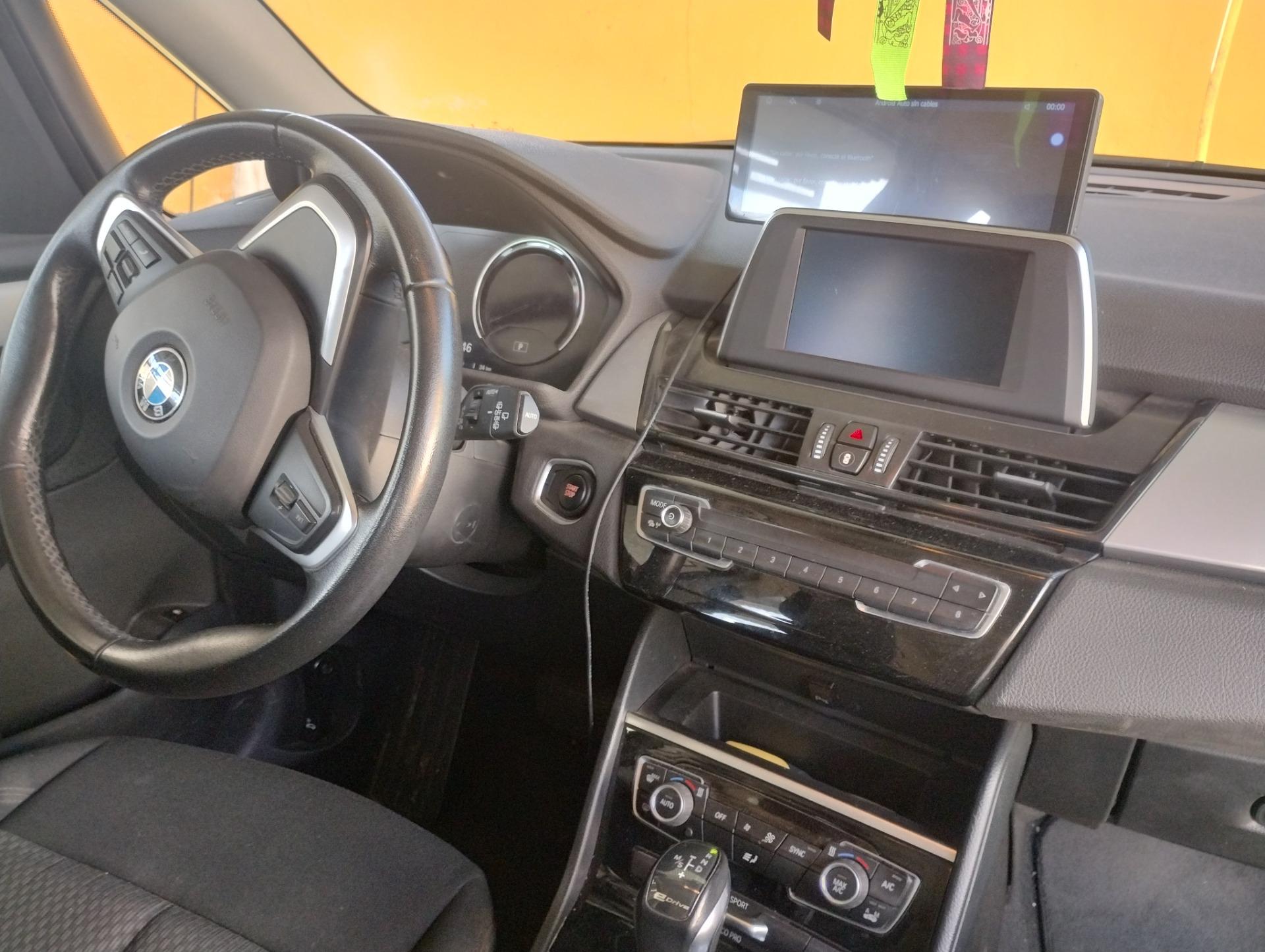 Foto de BMW serie 2 active Tourer híbrido enchufable 