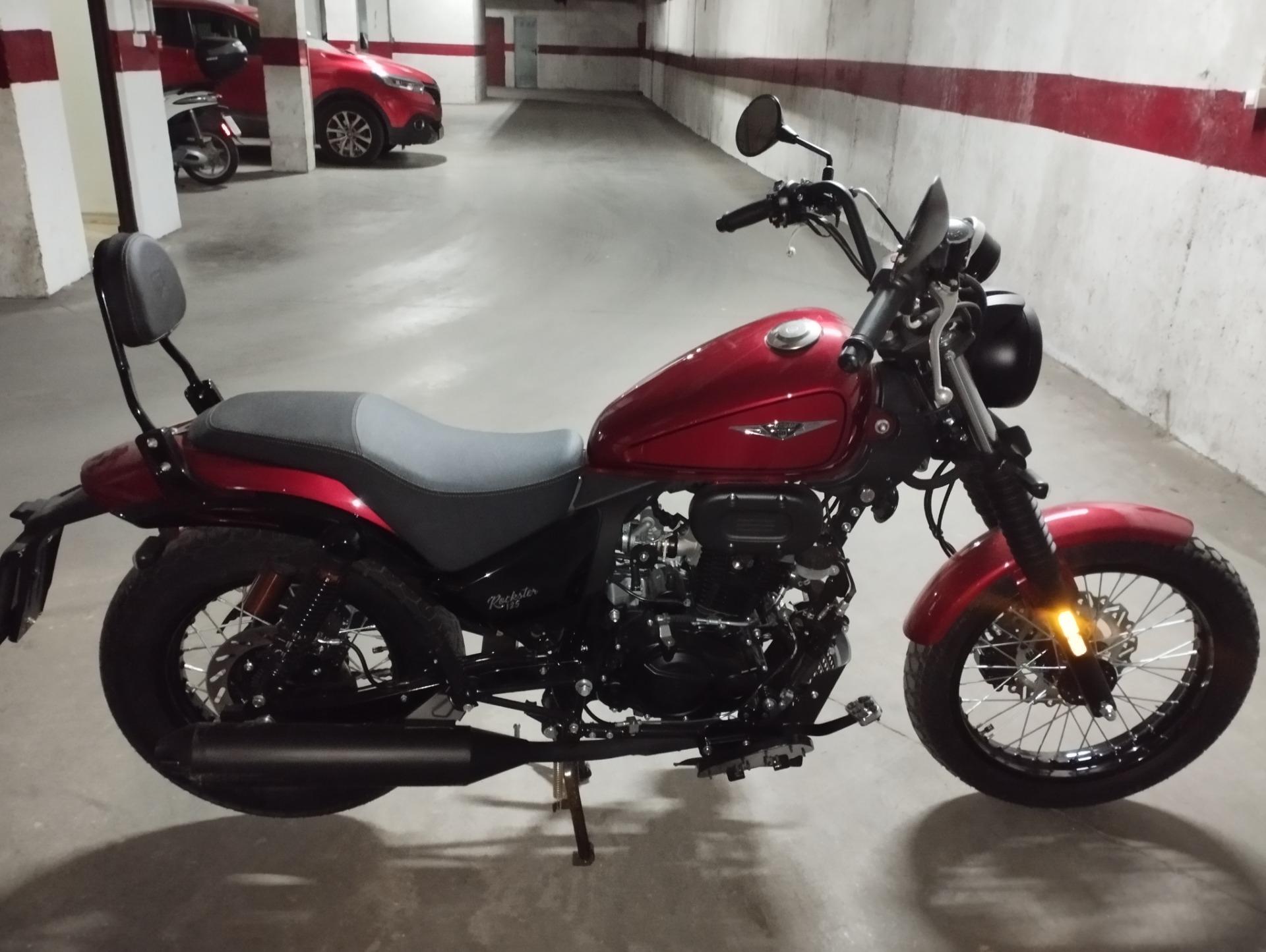 Foto 5 de Moto de 125 por otro modeló 