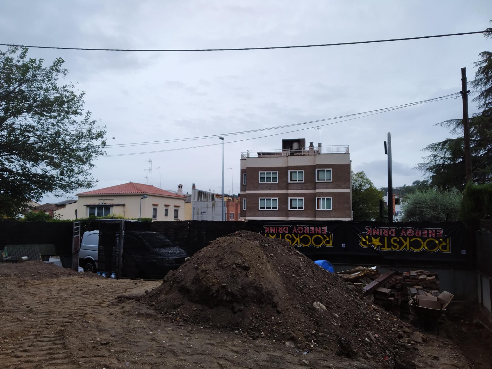 Foto de Terreno en las fonts entre rubi y Tarrasa. Cambio por local en rubí se aporta diferencia