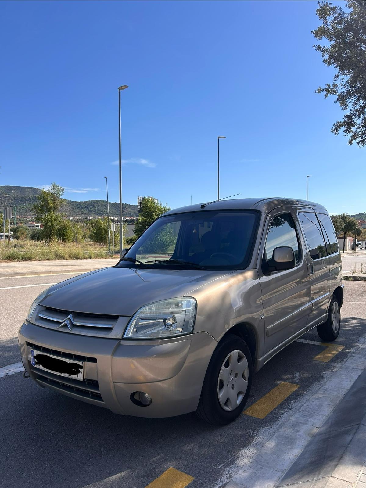 Foto 2 de Citroen Berlingo CAMPER 