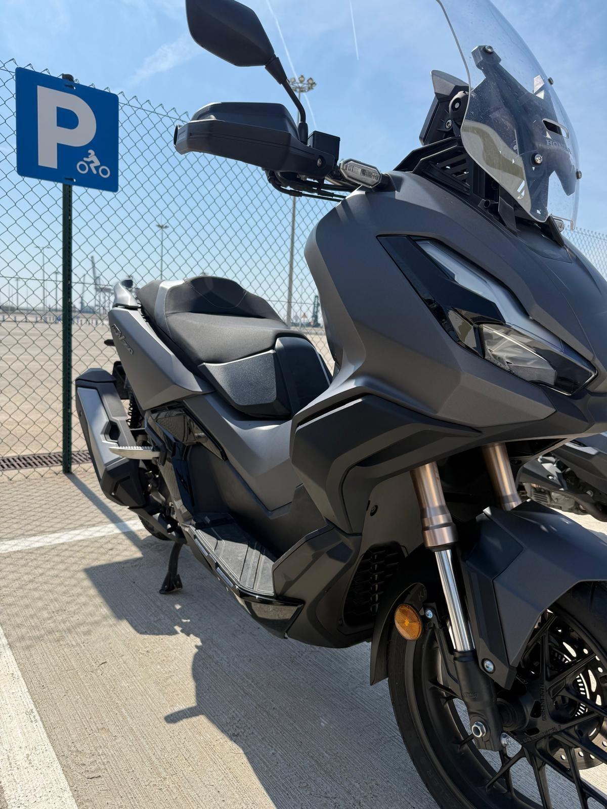 Foto 3 de Cambió ADV350 del 2023 cn 5500km por una mt07,