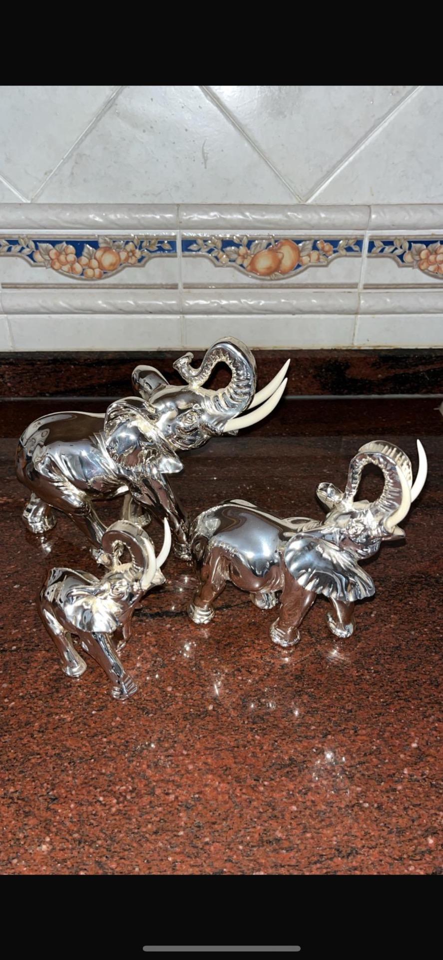 Foto de 3 Elefantes en baño de plata 