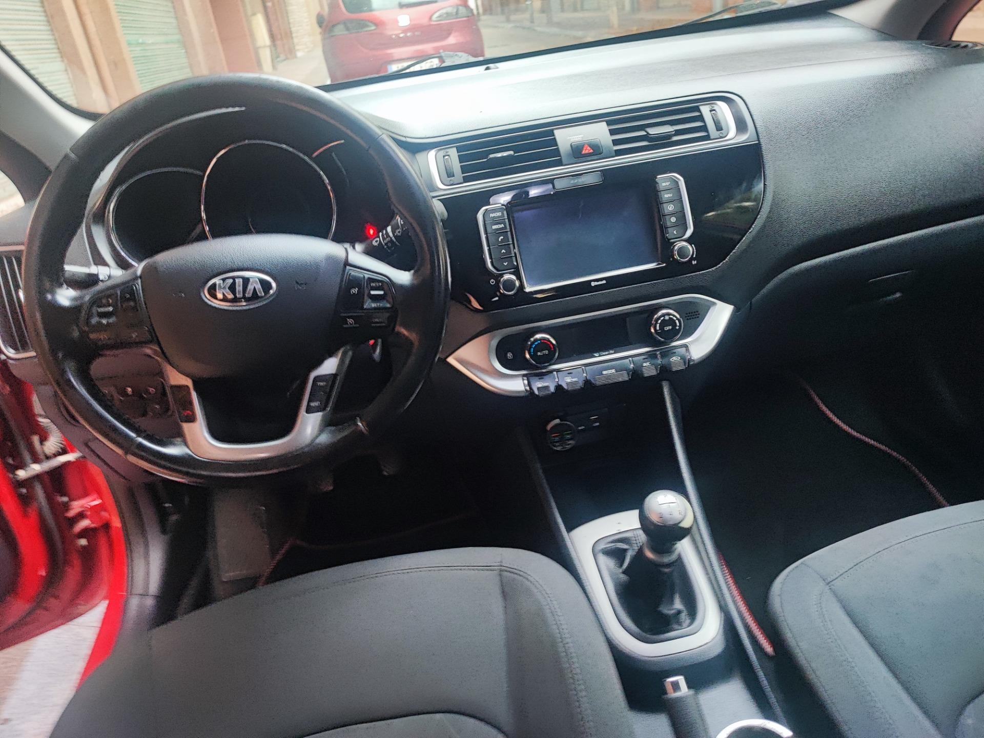 Foto de Kia rio 2016 ecotech eurouefa 