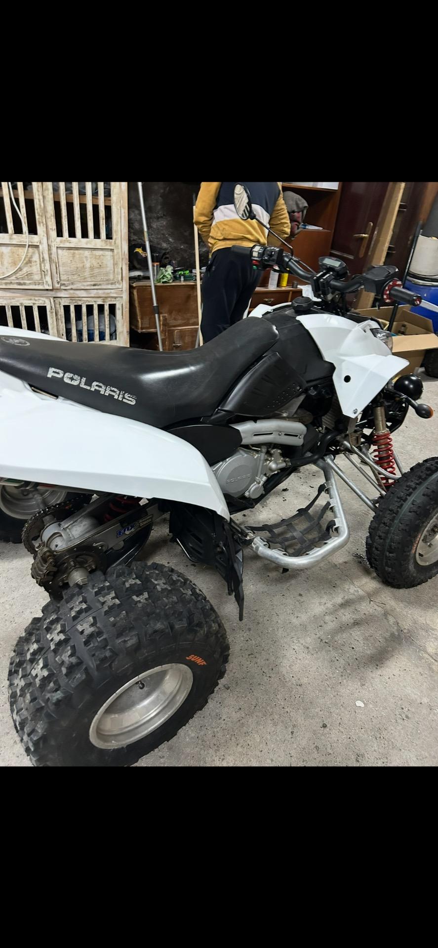 Foto 2 de Polaris predator 500
