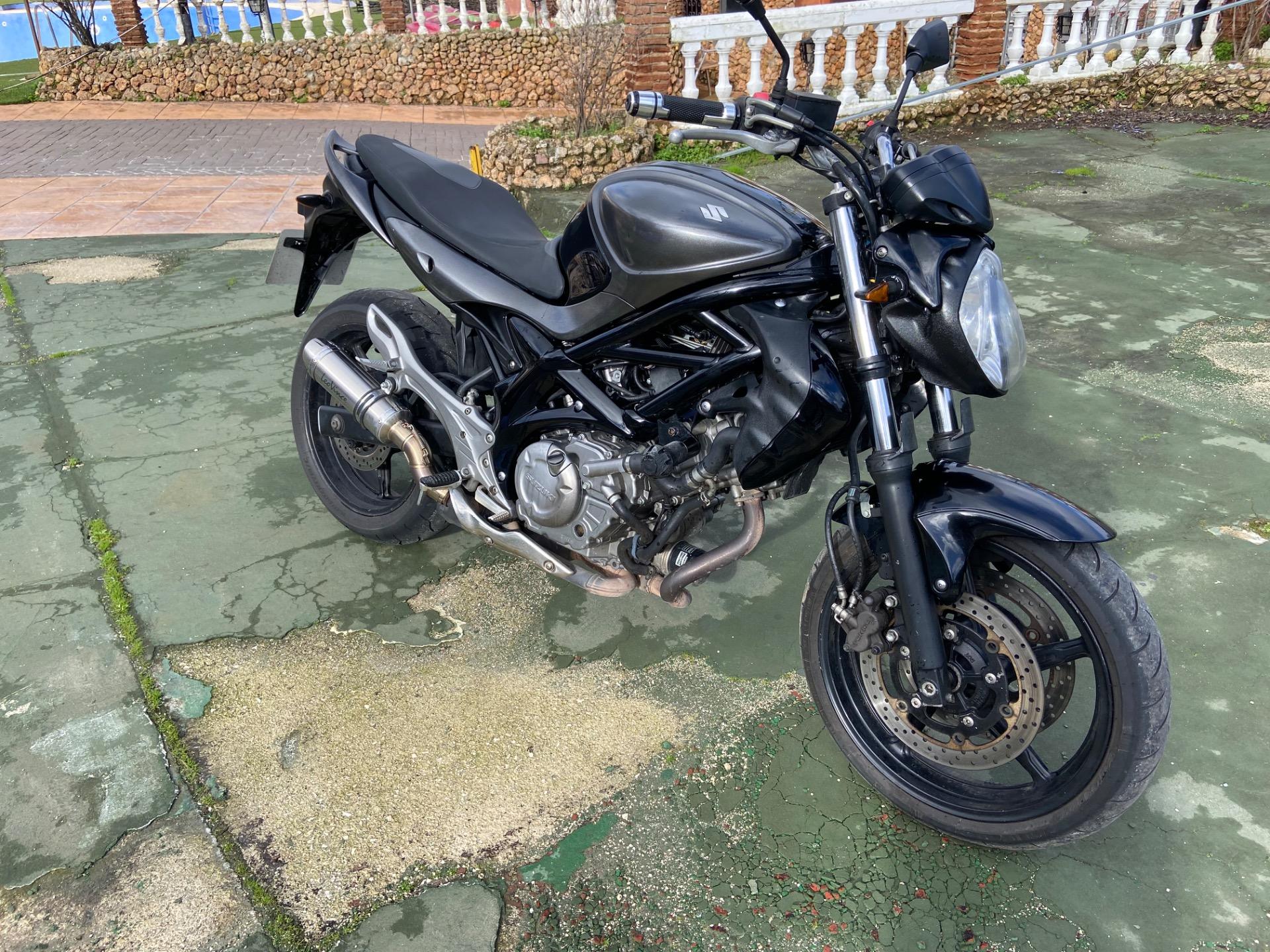 Foto 8 de suzuki gladius 650 año 2011 50.000km