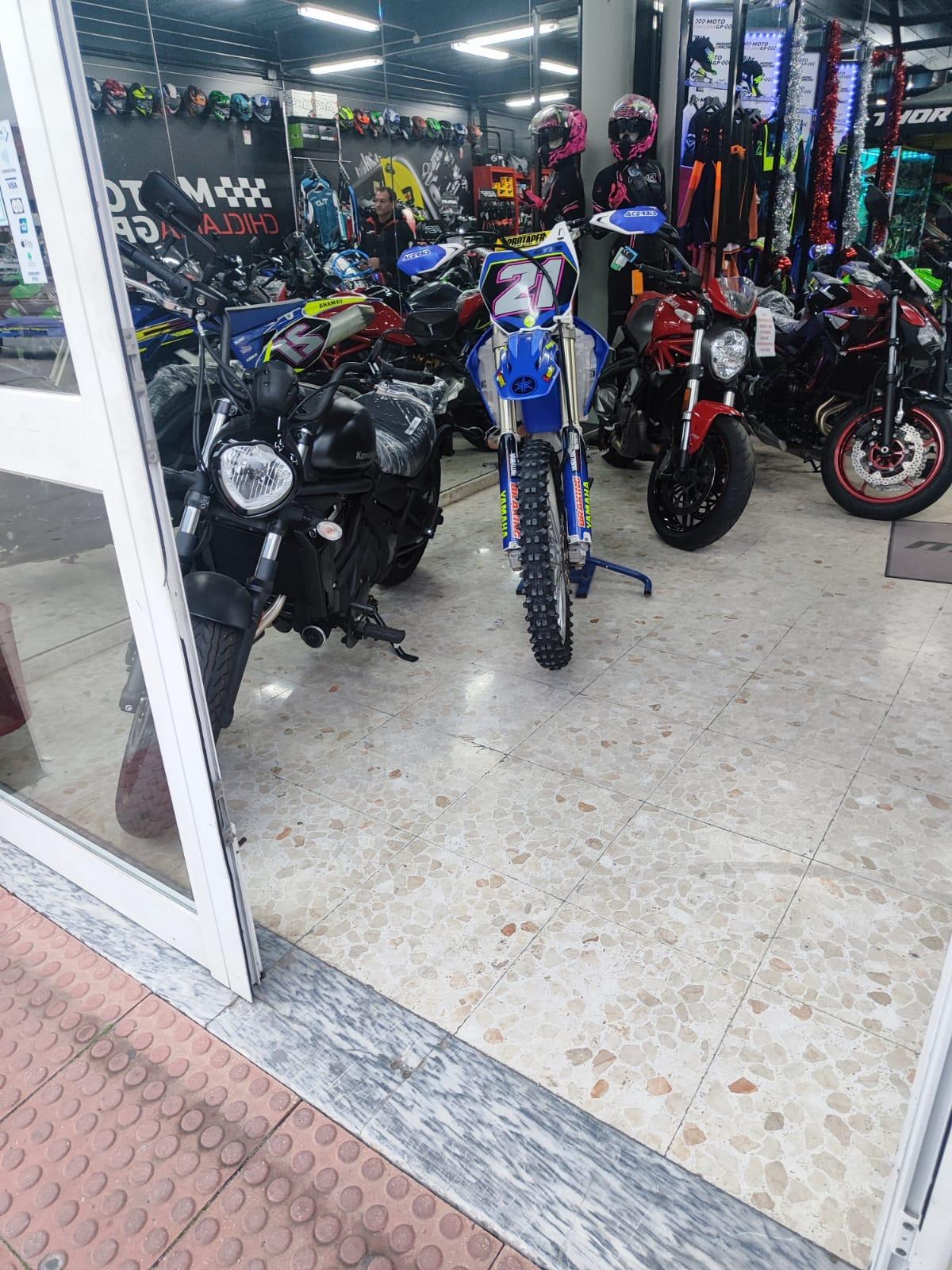 Foto 4 de Trueque Yamaha yzf 450 2010 por algo de mi interés 