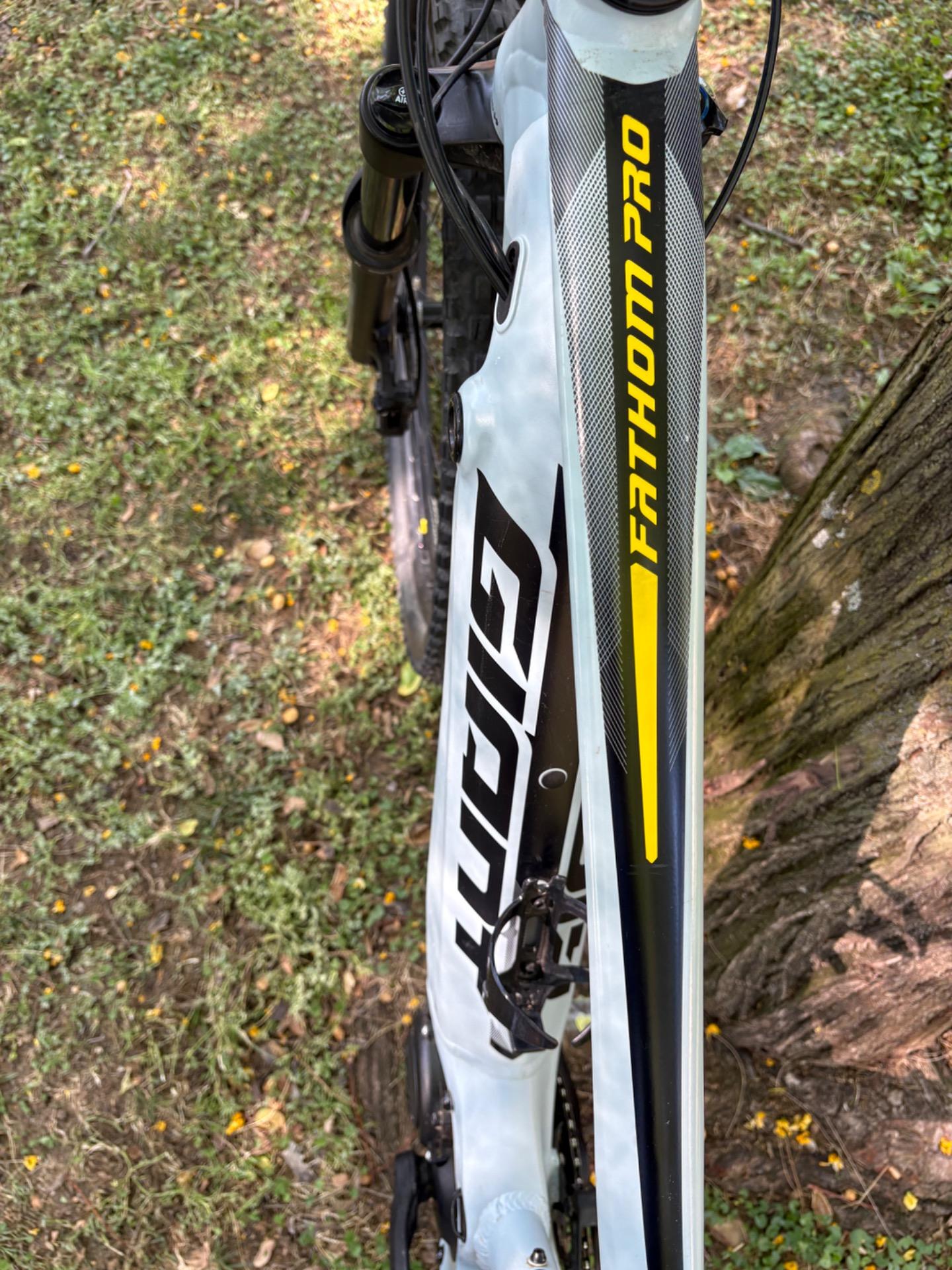 Foto 5 de BICICLETA ELÉCTRICA MONTAÑA GIANT 