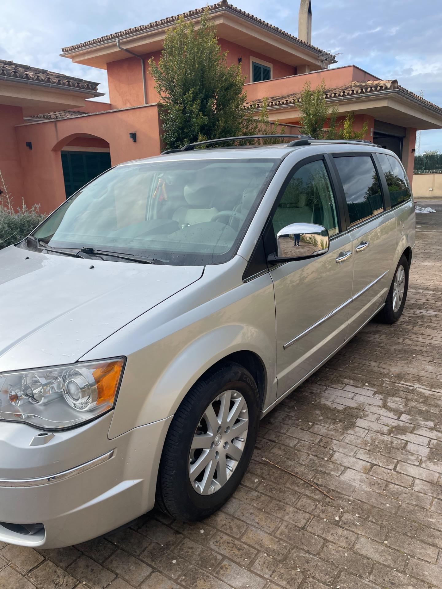 Foto de Chrysler gran Voyager 2008