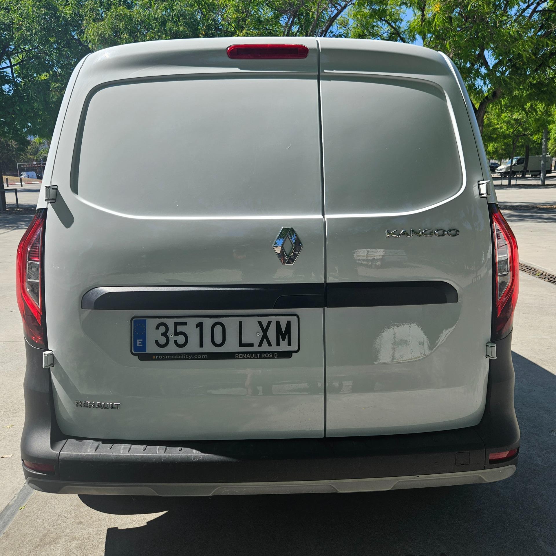 Foto 3 de Renault Kangoo Professional Blue 1.5 Dci 95 cv