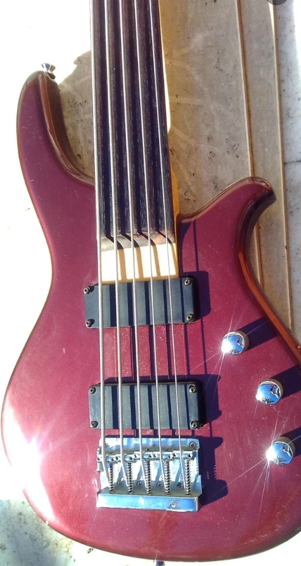 Foto 4 de Scooter 4 tiempos o cambio por bajo 6 cuerdas