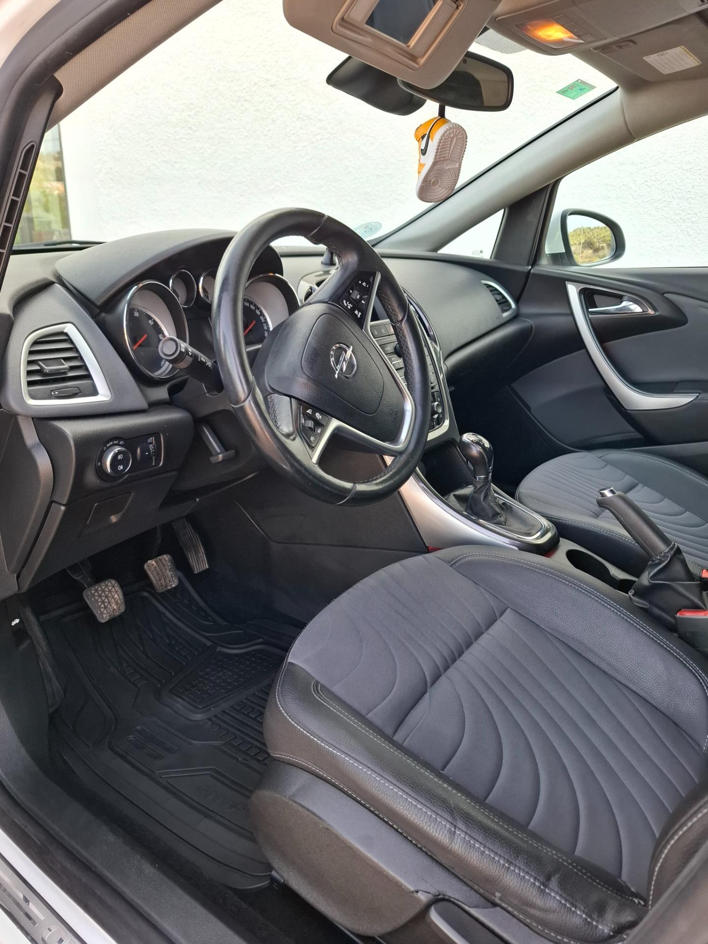 Foto de Opel astra j 2014 sport tourer