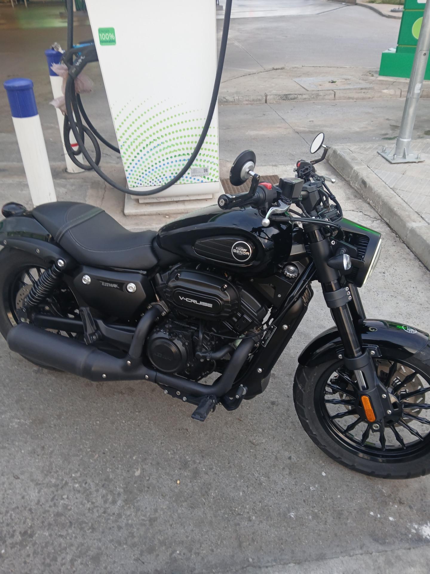 Foto 3 de Una moto Keeway Benda V-cruiser 