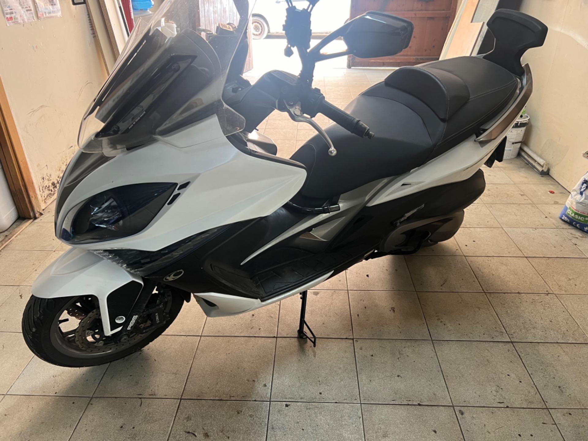 Foto 2 de Kimko xciting 400i abs