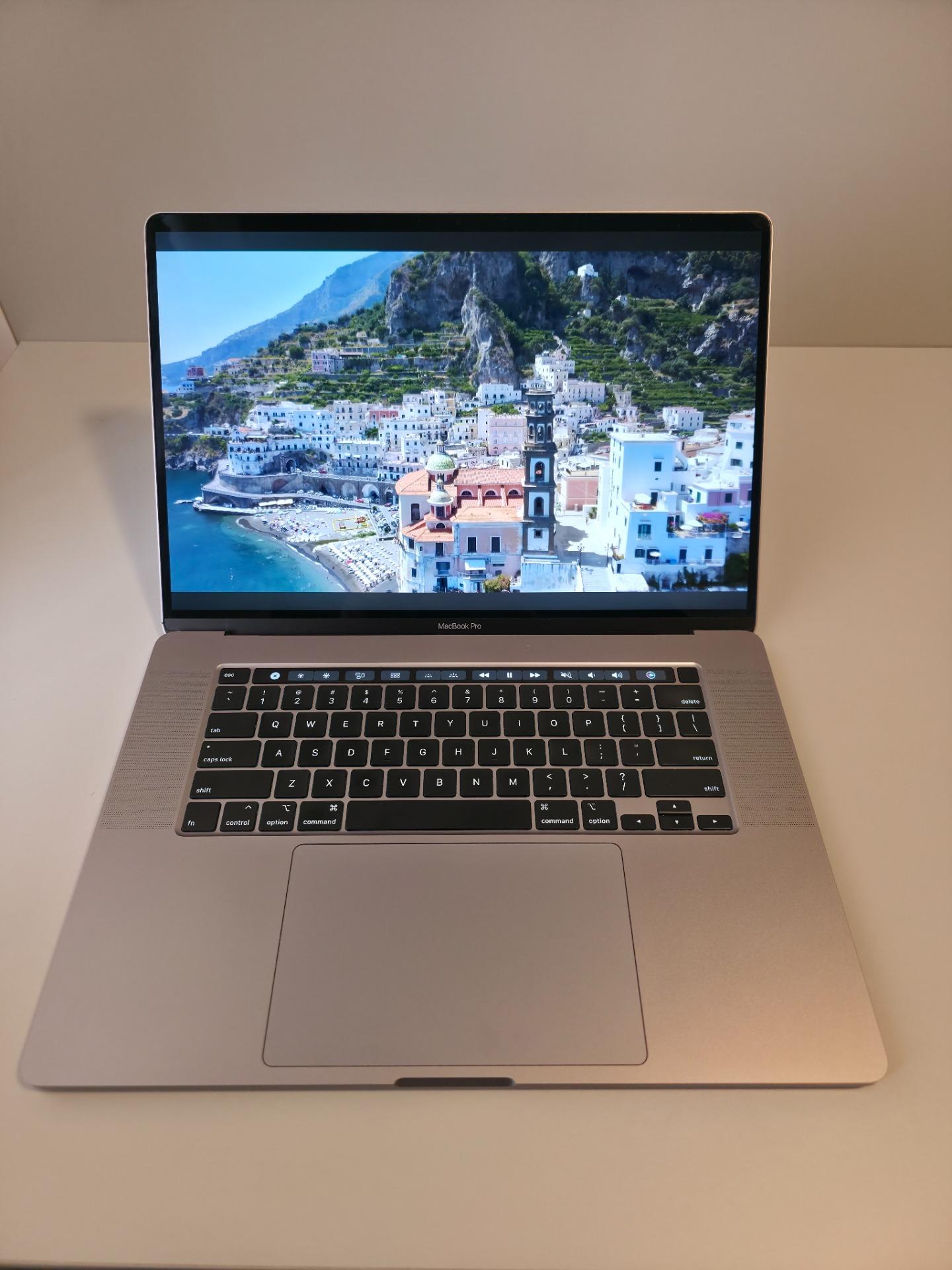 Foto de MacBook Pro A2141 500GB 16GB RAM