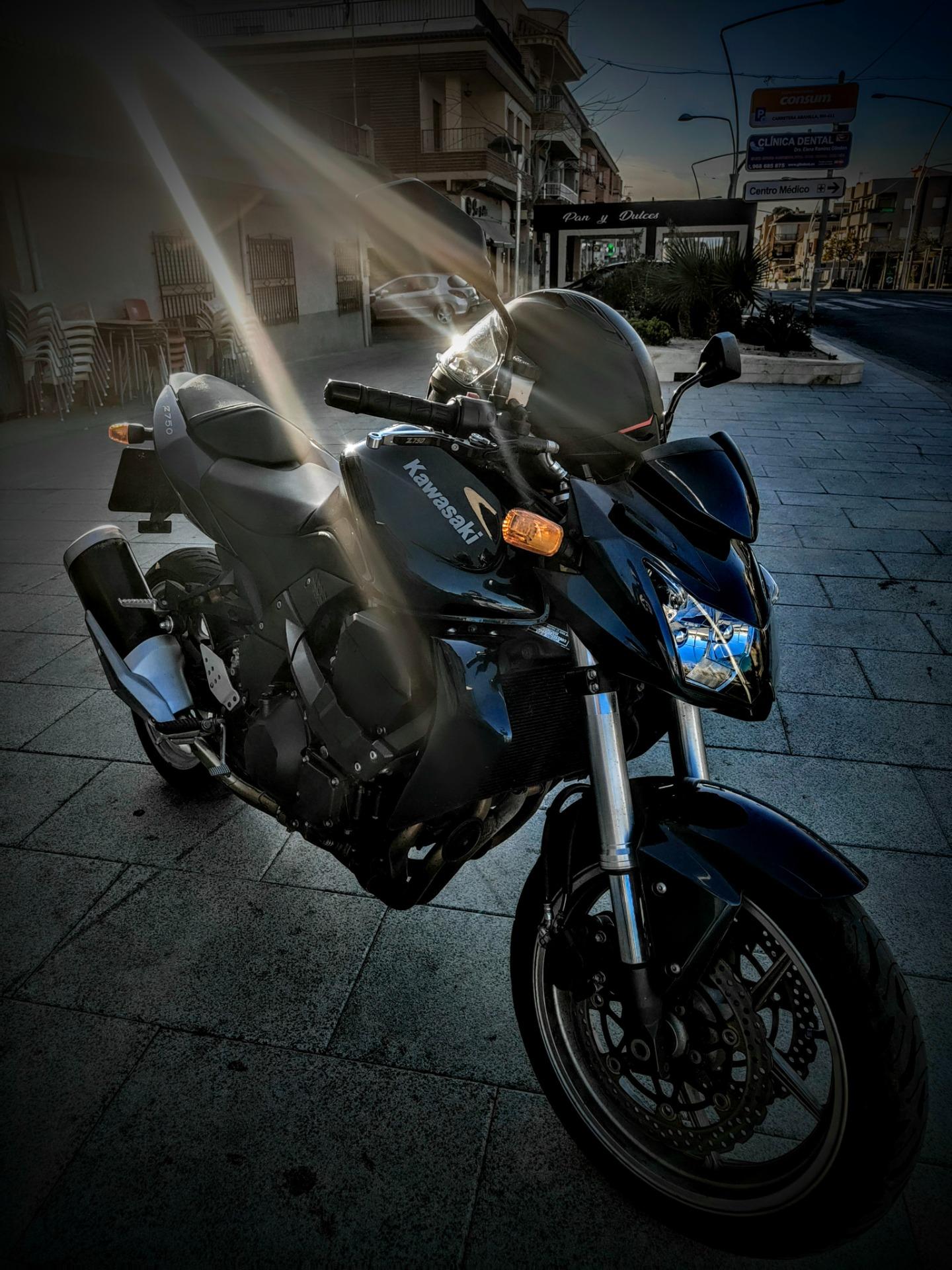 Foto 4 de Cambio o vendo 4500€  Kawasaki z 750 110cv 28000km