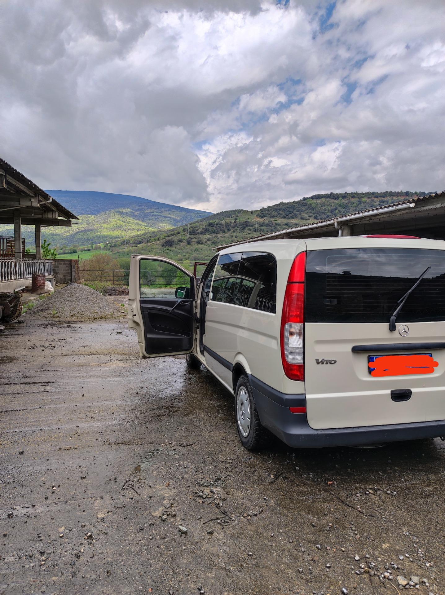 Foto 4 de Mercedes Vito por royal enfield Himalayan