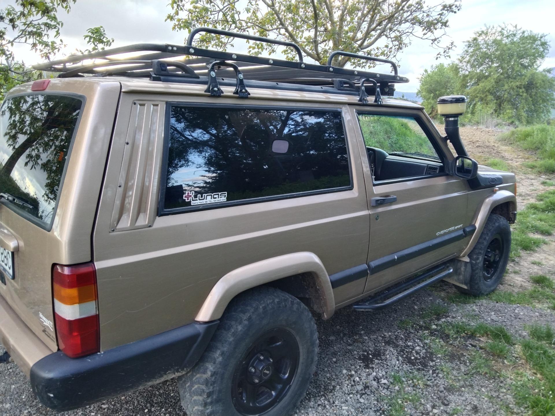 Foto 3 de Jeep Cherokee sport