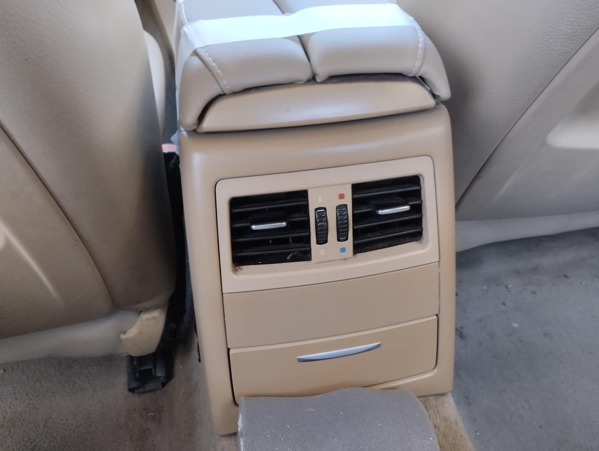 Foto 2 de Mi coche es un BMW 320D e90 con 265.000 km con muchos extras como veis en las fotos.