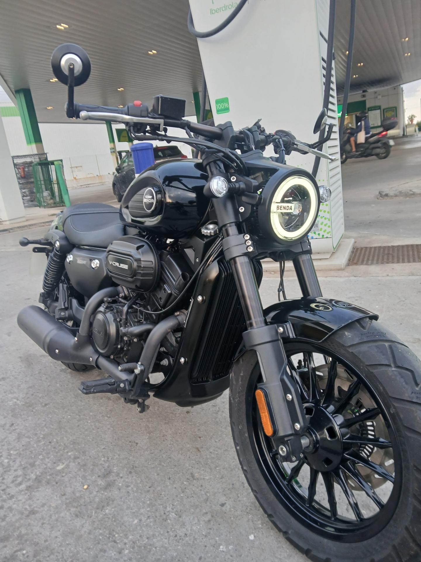 Foto de Una moto Keeway Benda V-cruiser 