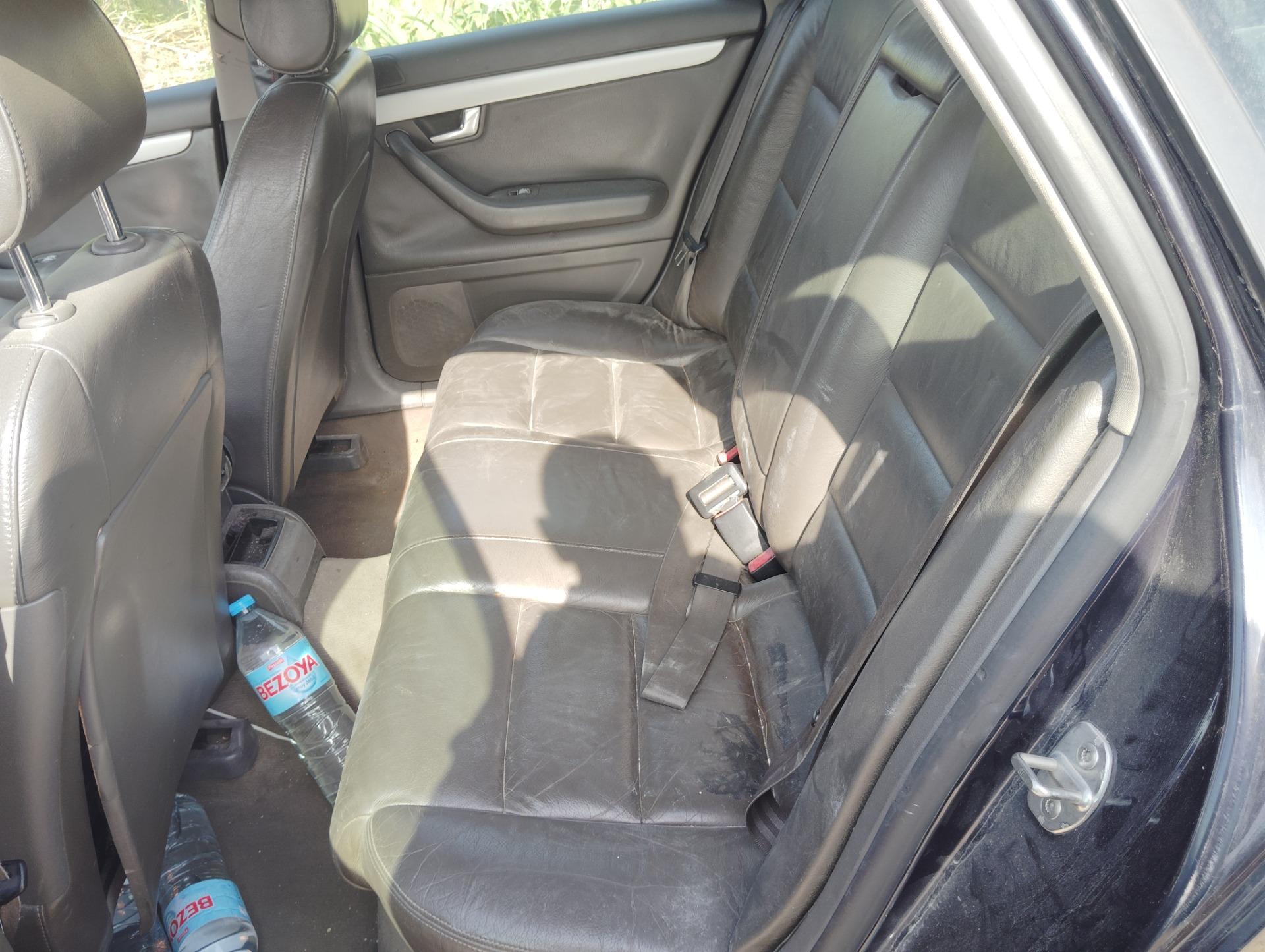 Foto 2 de Cambió Audi A4 1900 TDI por moto cualquier cilindrada 