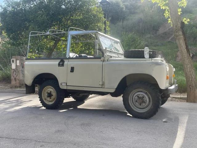 Foto 2 de LAND ROVER SANTANA