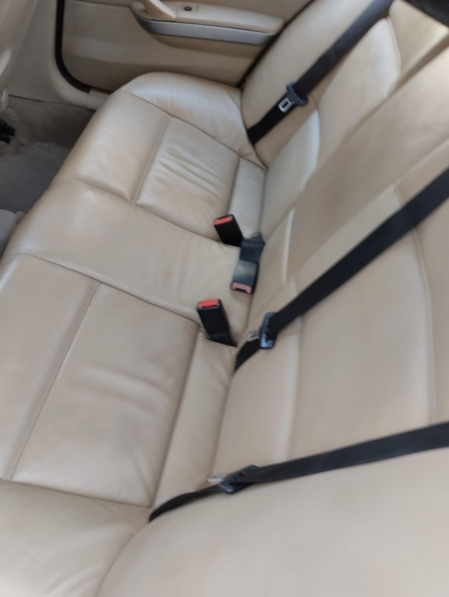 Foto de Mi coche es un BMW 320D e90 con 265.000 km con muchos extras como veis en las fotos.