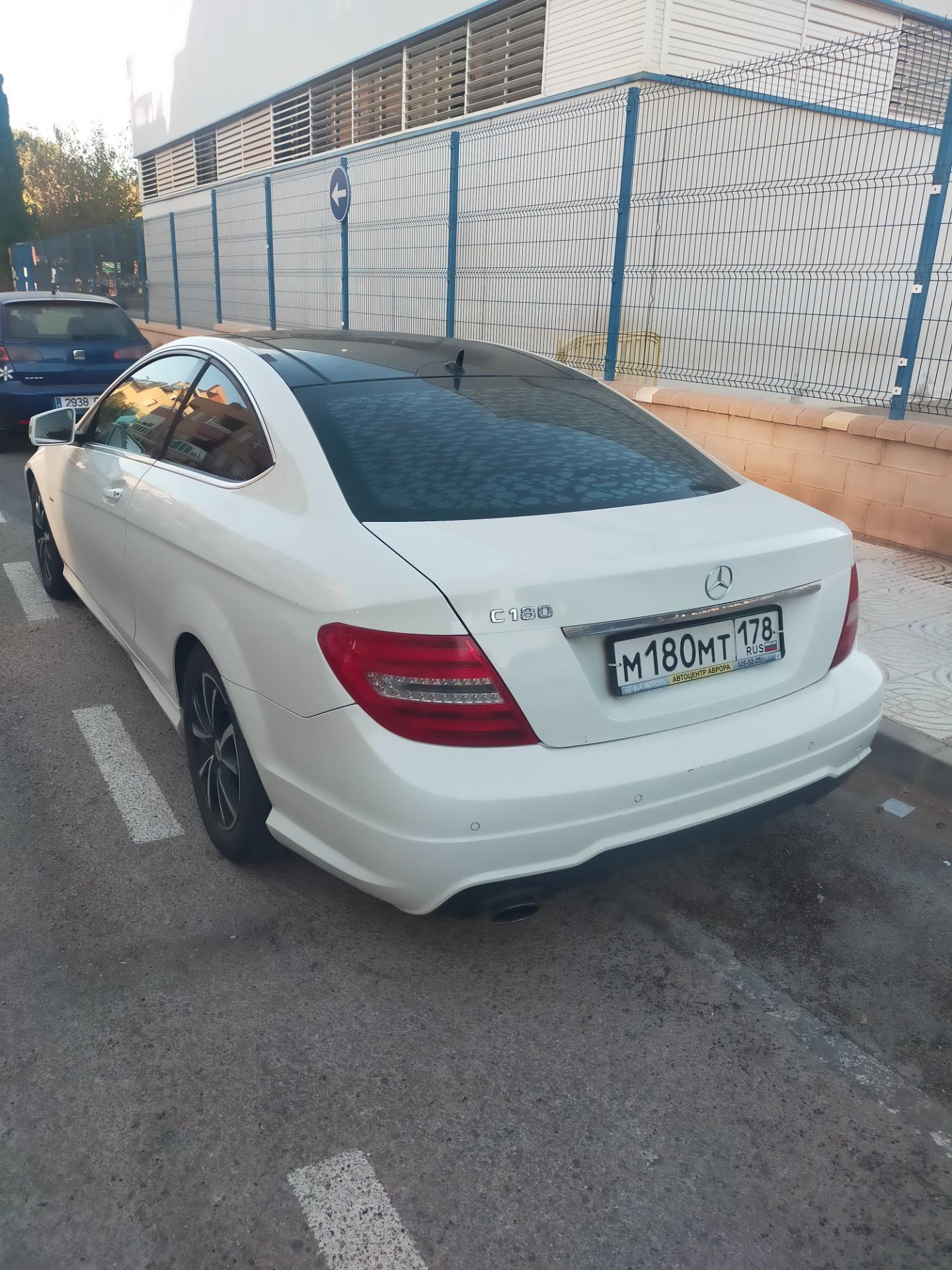 Foto 7 de Cambio mercedes matrícula de rusia por furgoneta mediana de valor aprox 7000€ 