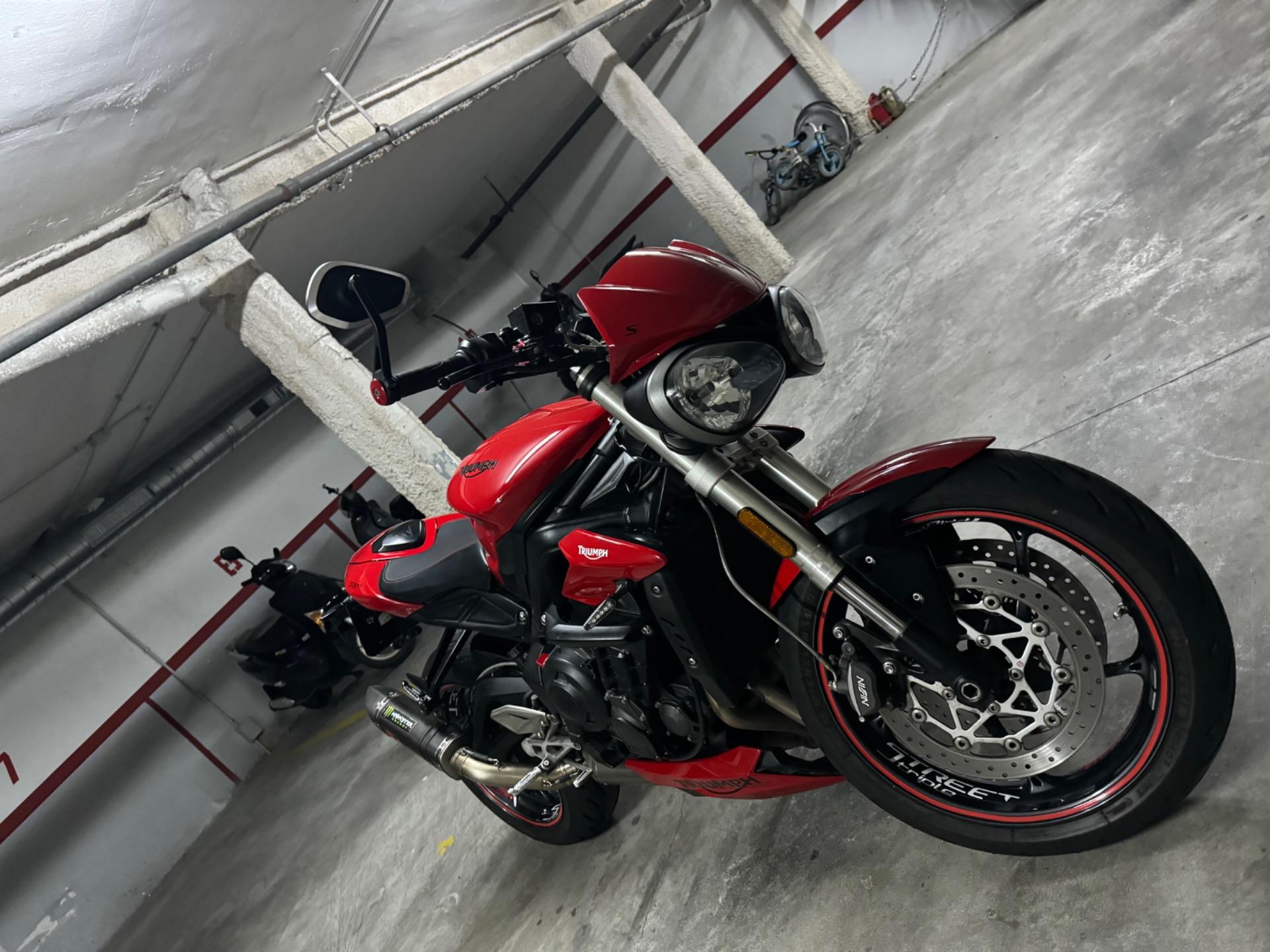 Foto 2 de Naked por T-max scooter misma relación calidad precio