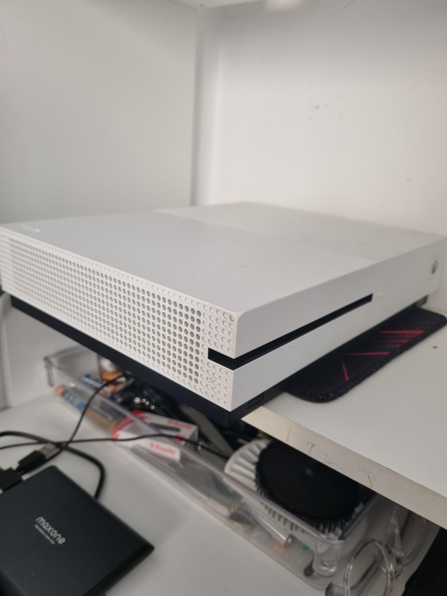 Foto 2 de xbox one s 500gb + extras