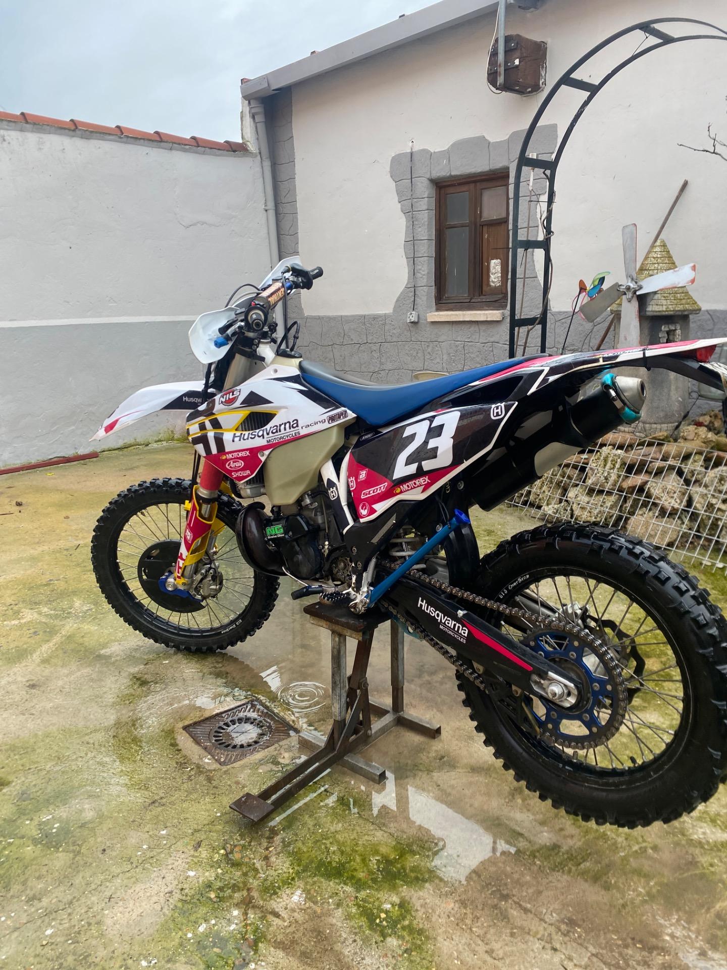 Foto de moto o 4X4 
