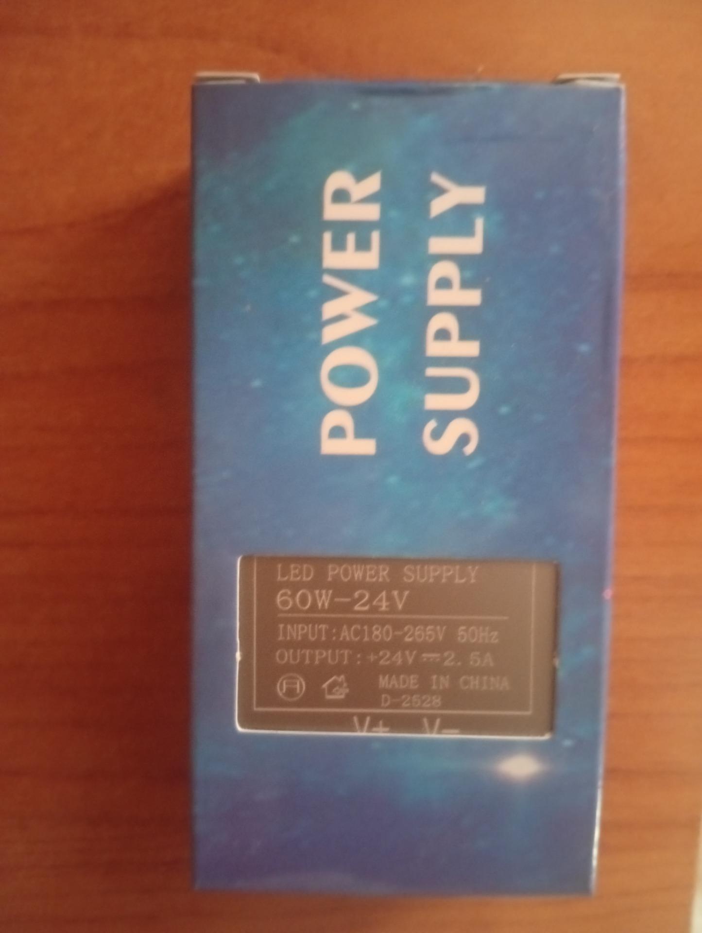 Foto 8 de Cambio lote de 12 fuentes de alimentación profesionales (10x 60W y 2x 100W, todas a 24V) por tablet 